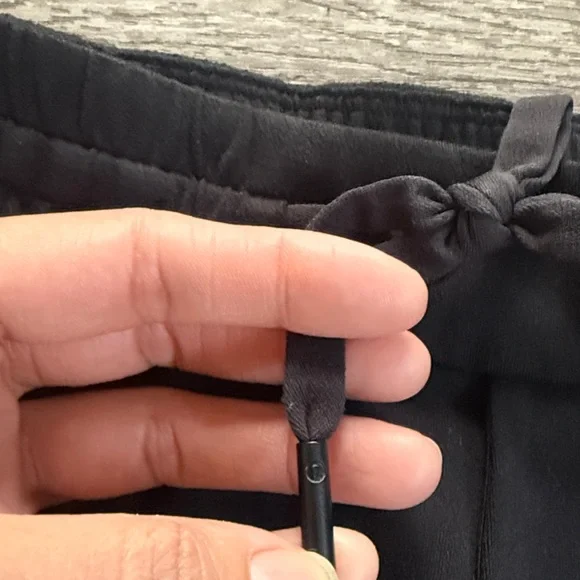 lululemon Black Joggers Men’s Athletic Knit Pants Size Medium